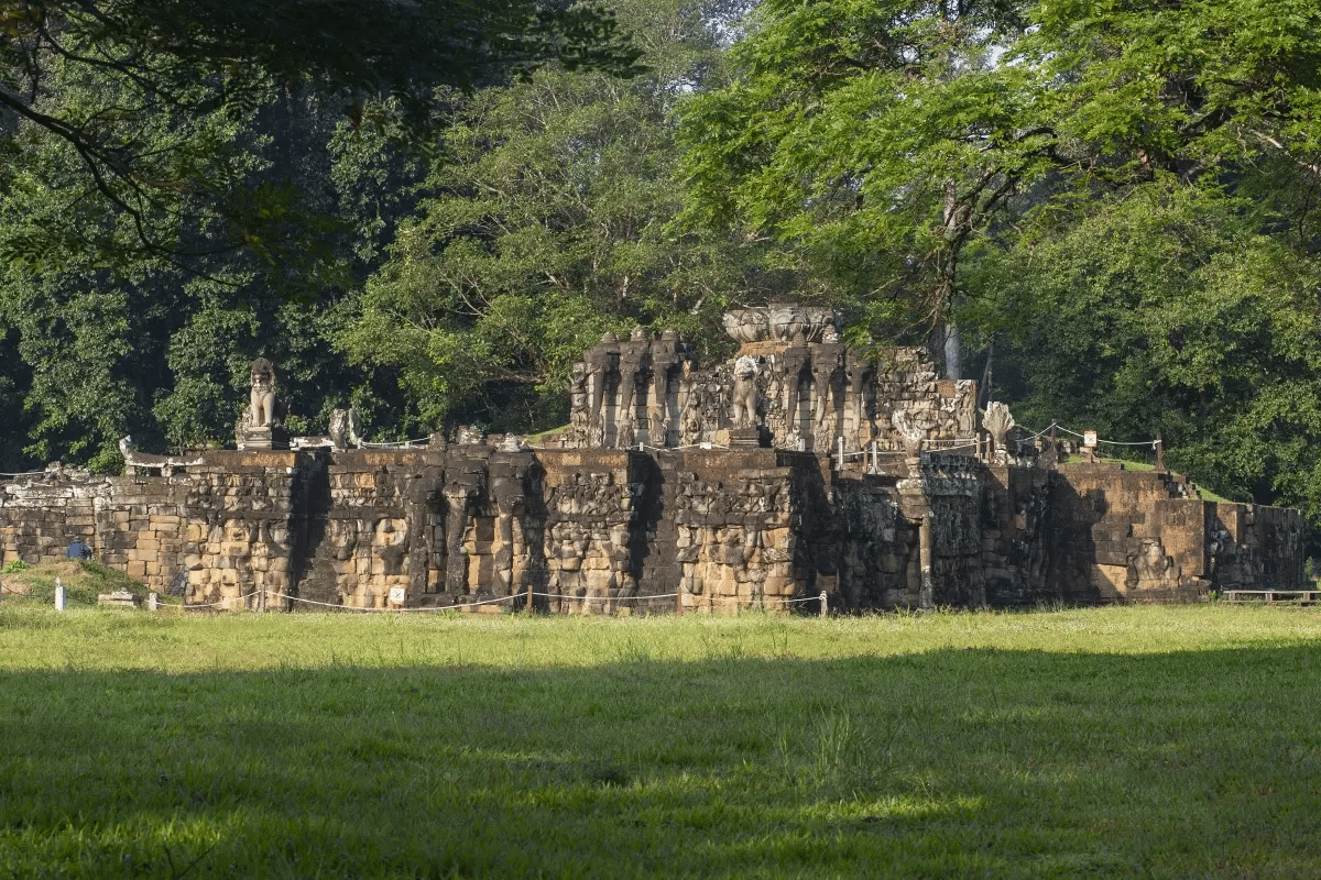Immerse in Angkor Thom’s lush historical heritage